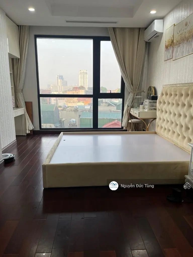Bán gấp CCCC Royal City, 120m2, 2 ngủ, phòng khách siêu rộng, nội thất đẳng cấp, 10,3 tỷ