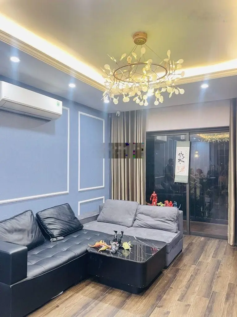 Bán căn hộ chung cư Việt Hưng siêu đẳng cấp - sân vườn, 03 thoáng - full nội thất, DT: 98m2