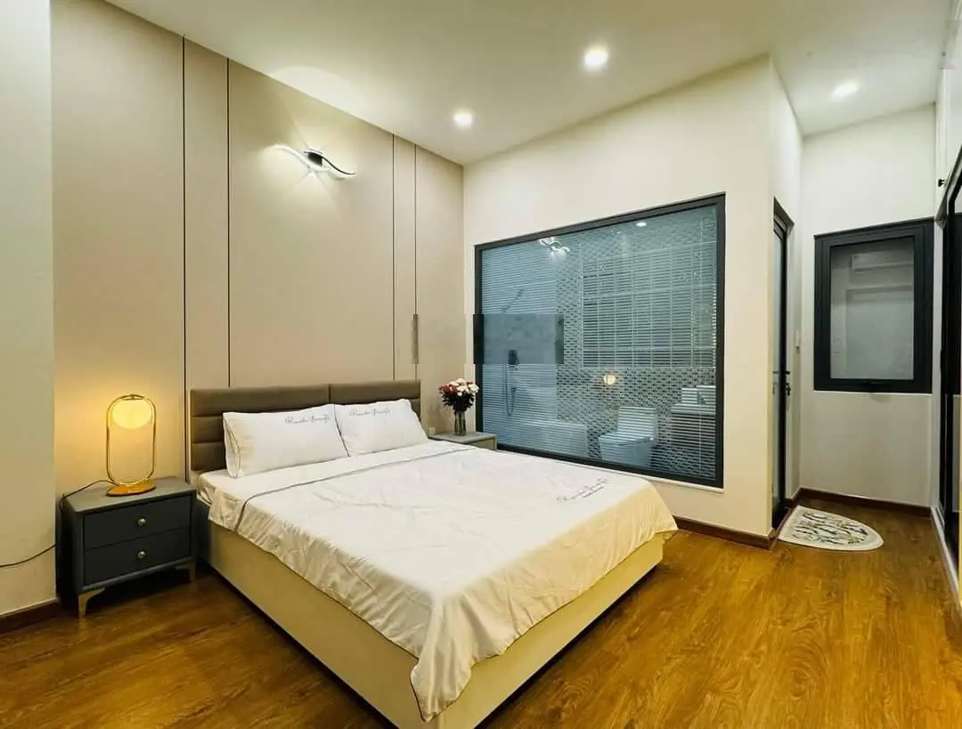 Hot! Siêu phẩm 666 đường 3/2, P14, Quận 10, DT: 63m2, sổ hồng riêng chính chủ