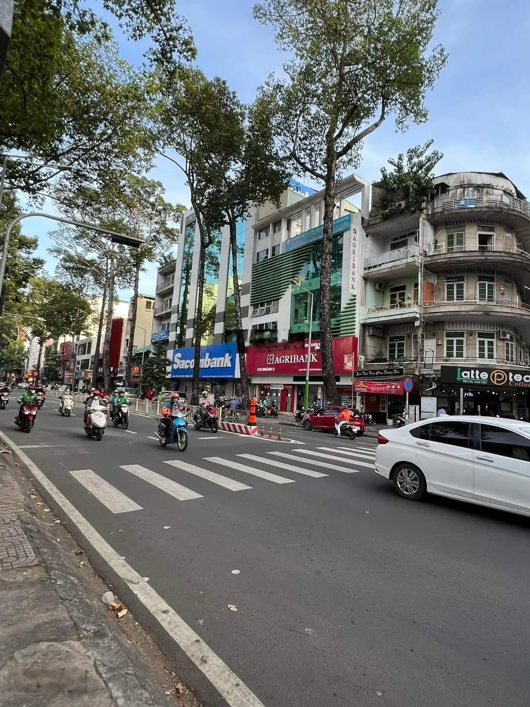 *Xe Hơi - 2 căn ra MT* Trần Hưng Đạo (ko lộ giới)