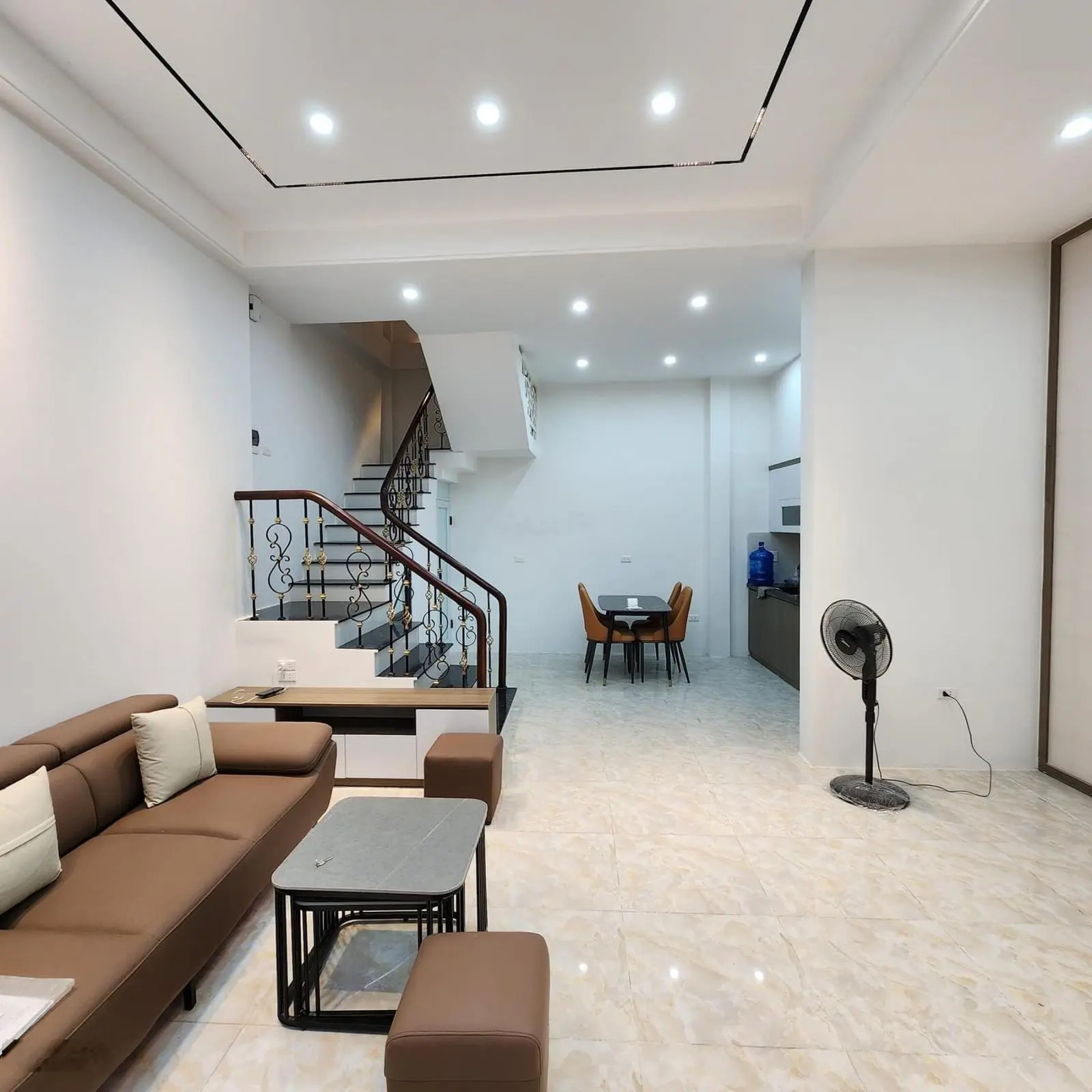 Chính chủ cần Bán nhà Đào Tấn Ba Đình 37m 5 tầng 6.8 tỷ 0912 322 ***