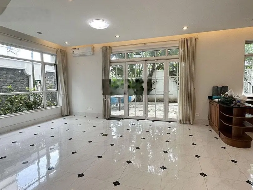 Bán biệt thự sân vườn tại Ciputra, 324m2, 4 phòng ngủ, nội thất cơ bản