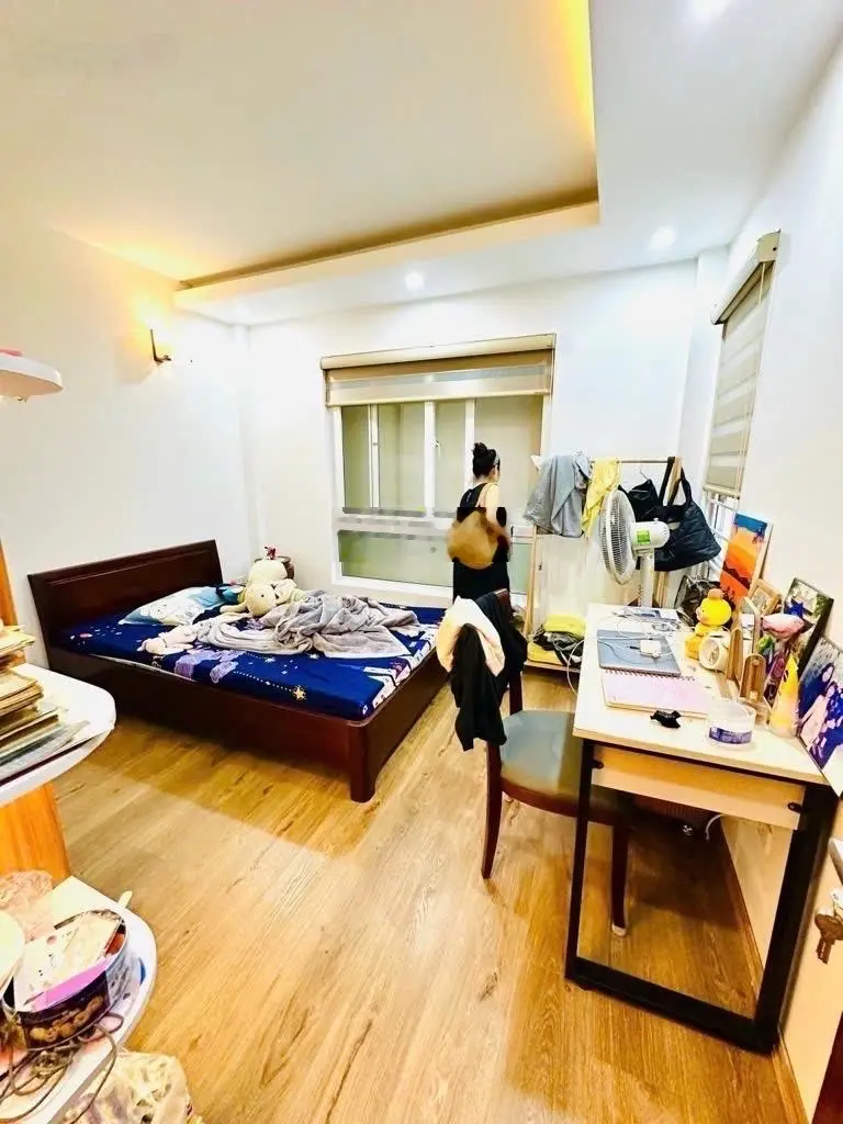 Bán nhà quận cầu giây,nhà phố nguyễn văn huyên. 43m xây 5 tầng 8,2 tỷ.