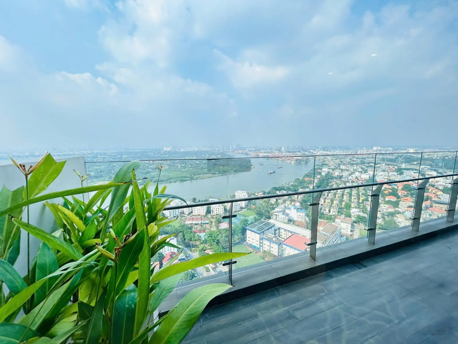 Bán penthouse nội thất sang trọng view sông q2 thảo điền. liên hệ 0902 835 ***