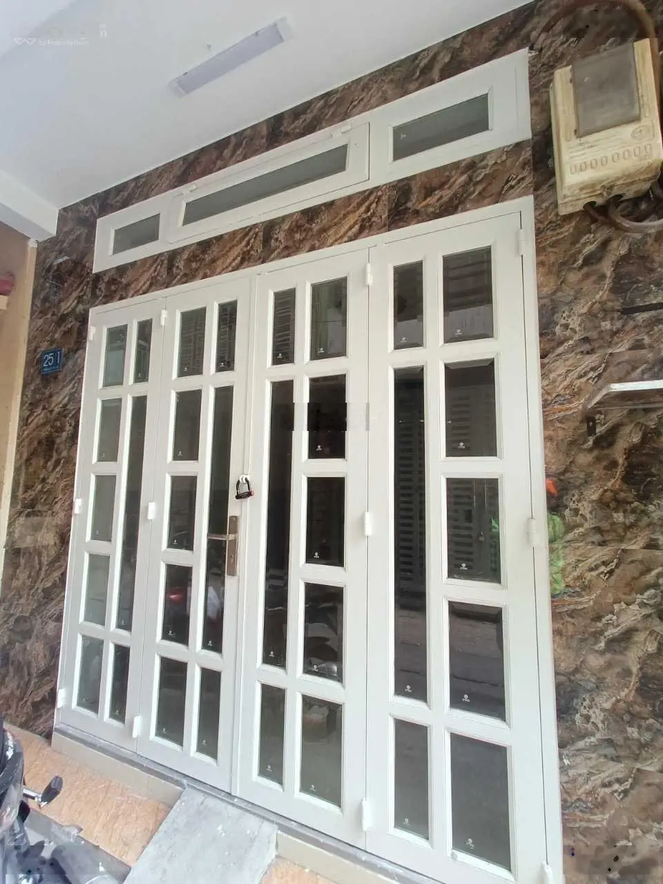 Cần bán gấp căn nhà Trần Quý , P4, Q11. Dt92,7m2, 4PN, 3WC, Giá 7.550tỷ. Sổ đỏ trao ngay