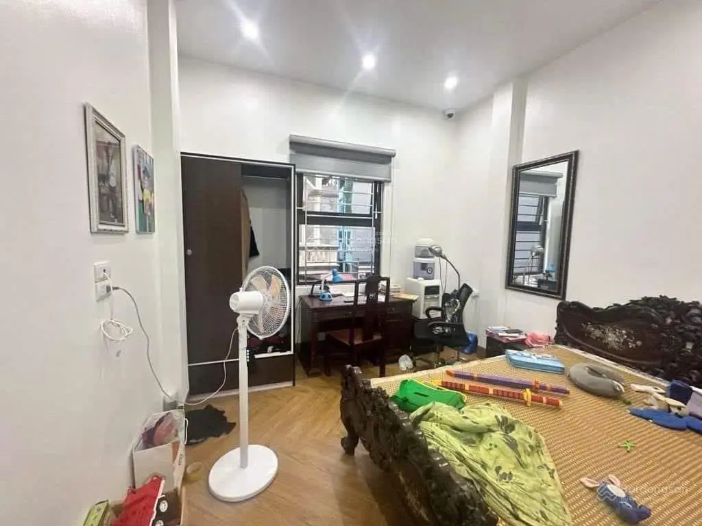 BÁN NHÀ TRÂU QUỲ GIA LÂM HÀ NỘI Ô TÔ ĐỖ CỬA DT50M GIÁ 5,6 TỶ LH 0988 009 *** XEM NHÀ NGAY