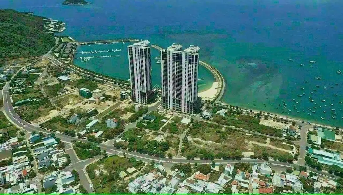 Cần tiền bán nhanh - cặp đất biệt thự Vĩnh Hoà - Bến Du Thuyền - Nha Trang