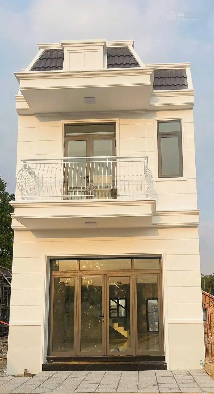Bán gấp shophouse tại Gia Khải Luxury, 2,9 tỷ, 72m2, 2PN, 2WC, đẹp, nhiều tiện ích