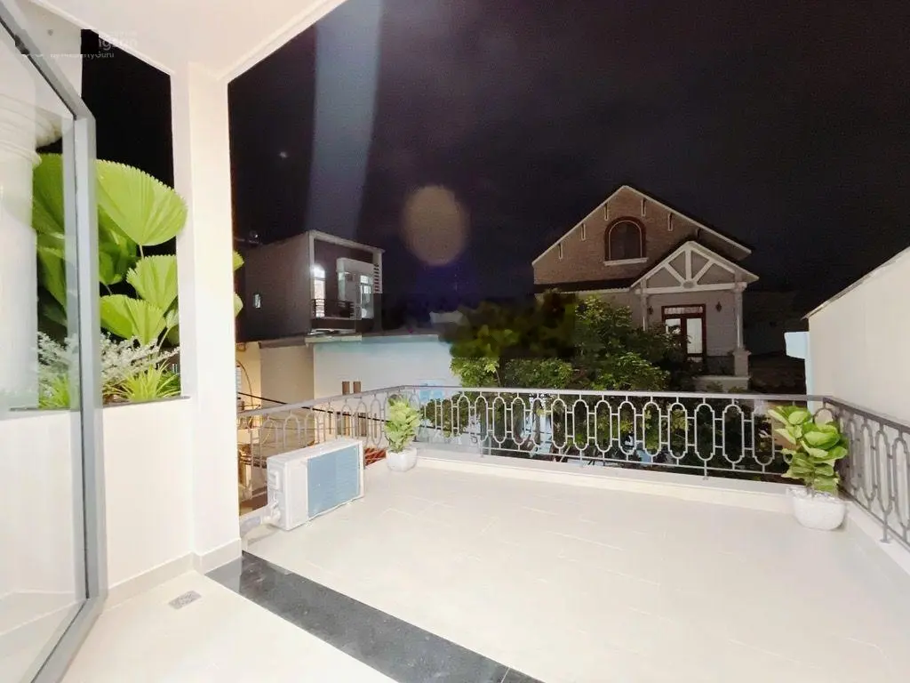 Ngộp NH! Sở hữu nhà 4 tầng MT đường số Tân Quy gần trường Lê Thánh Tôn - Mai Văn Vĩnh - Lâm Văn Bền