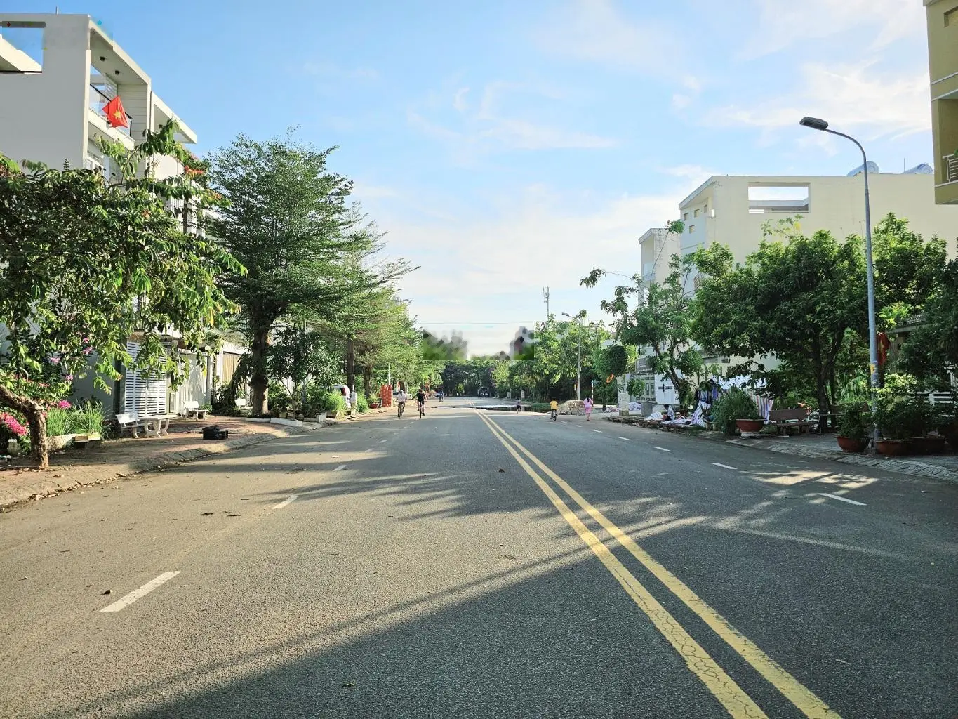 Mặt tiền đường 20m vỉa hè, 90m2, 3 tầng, đối diện siêu dự án global city, phước long b quận 9