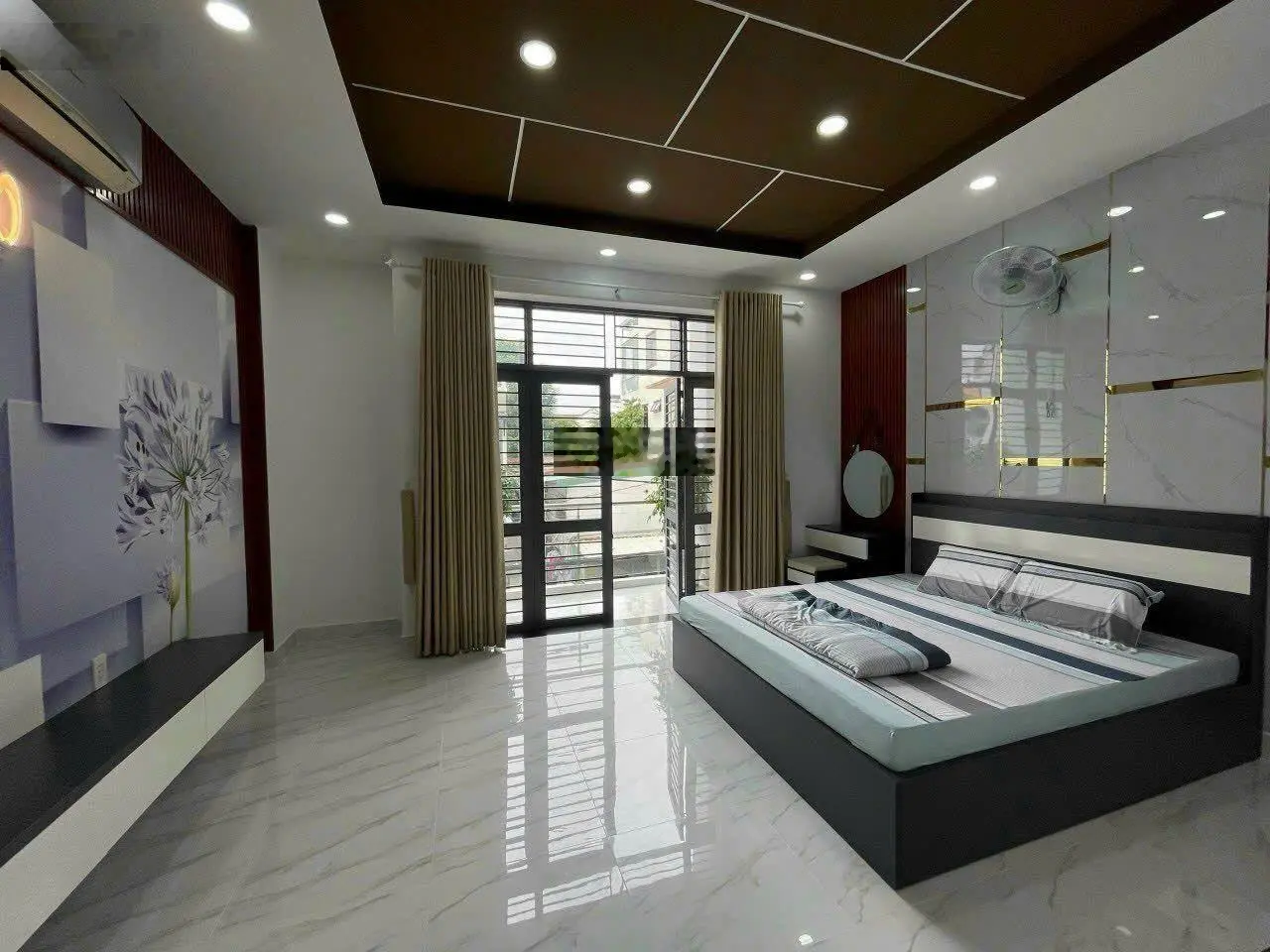 Bán gấp nhà Nguyễn Xí, Bình Thạnh,giá 2tỷ2/48m2,thuận tiện di chuyển,gần chợ.LH 0922811690 Ngân