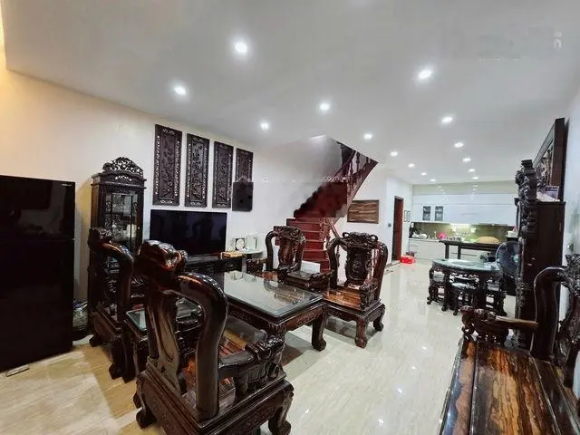 Bán nhà nguyên căn trung tâm Cầu Giấy,lô góc kinh doanh, ô tô vào nhà, 70m2, 5 tầng