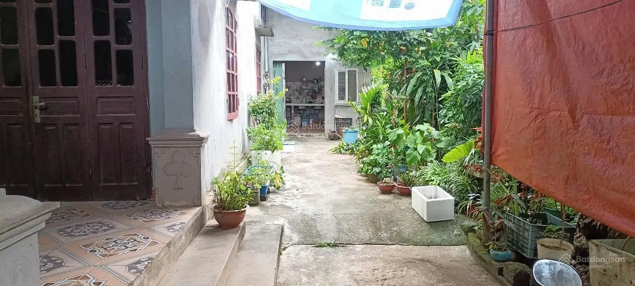 Chuyển nhượng 235m2 đất thổ cư, sẵn nhà, đường lớn tại thị trấn lương sơn, hòa bình. giá đầu tư