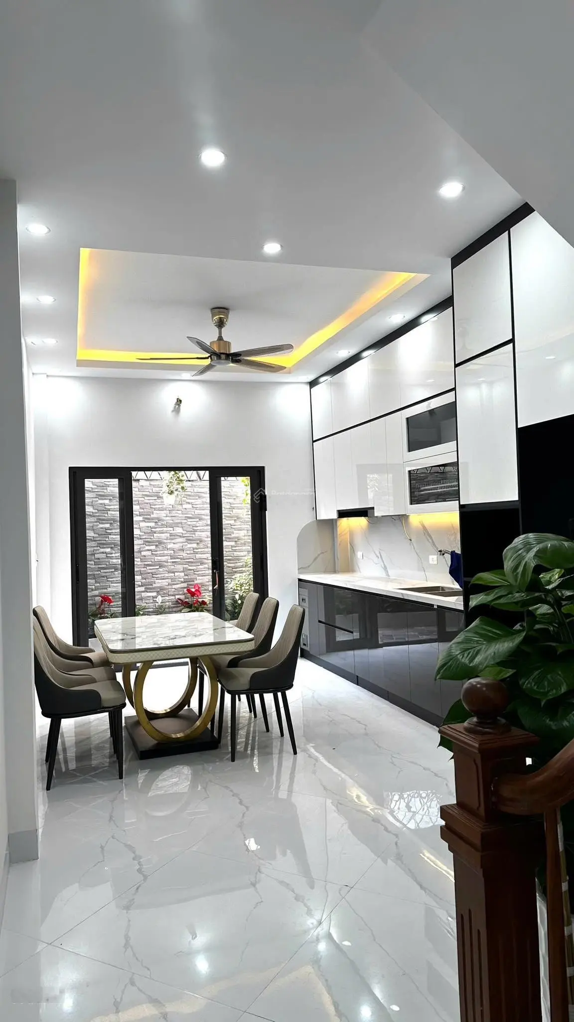 Phá giá thị trường!phố Thái Thịnh, gara ô tô, mặt tiền rộng, cơ hội cực tốt với DT căn nhà gần 80m2