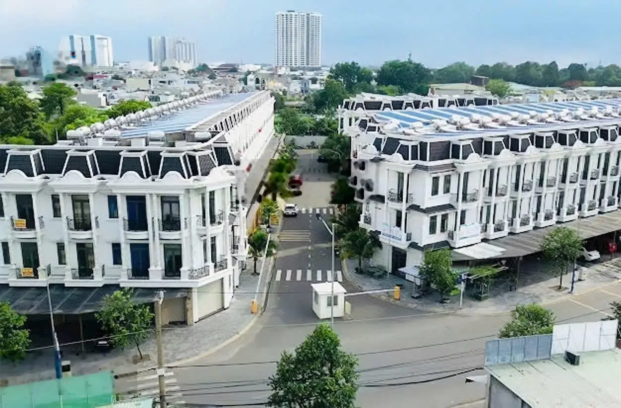 Bán nhà phố Dĩ An 3 tầng, Gần KCN Sóng Thần, KCN Vsip, đầy đủ nội thất sẵn sổ