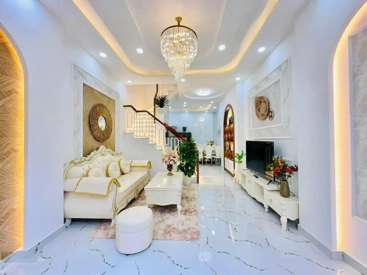 Chú Sáu bán nhà 40m2 Lê Hồng Phong,Q5 xây 3 lầu giá 2tỷ990.Gần bệnh viện Nhiệt Đới.Cho thuê 10tr
