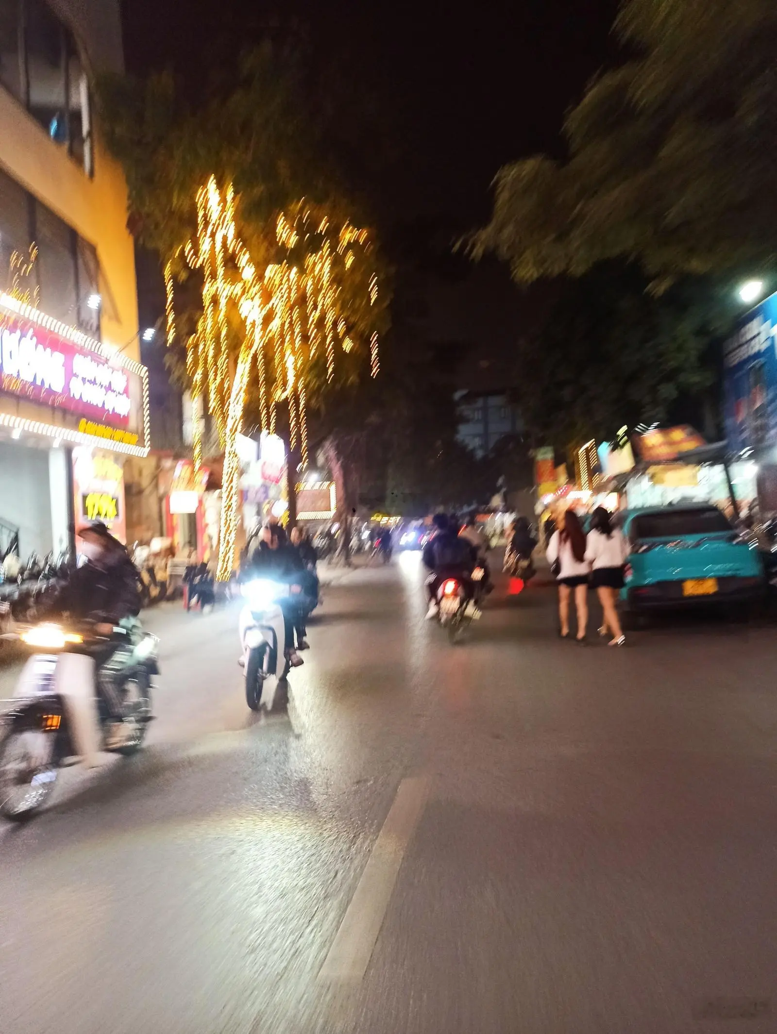 Bán nhà đường Trâu Quỳ 2 tầng ô tô 7 chỗ thông dòng tiền đỉnh 80m2 nhỉnh 8 tỷ