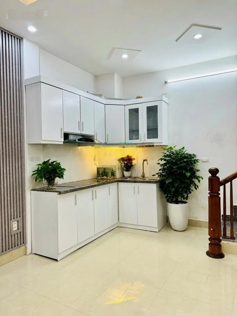 Chính chủ bán gấp nhà ngõ 81 Đông Ngạc, gần ô tô, nội thất đẹp ở ngay, 32m2 5 tầng giá 4.8 tỷ