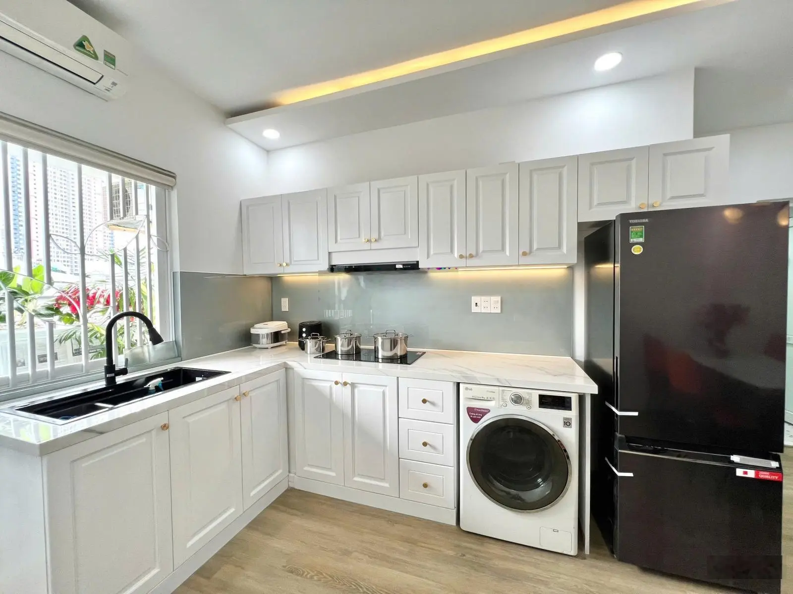 Bán căn hộ mường thanh viễn triều tầng thấp nội thất siêu đẹp