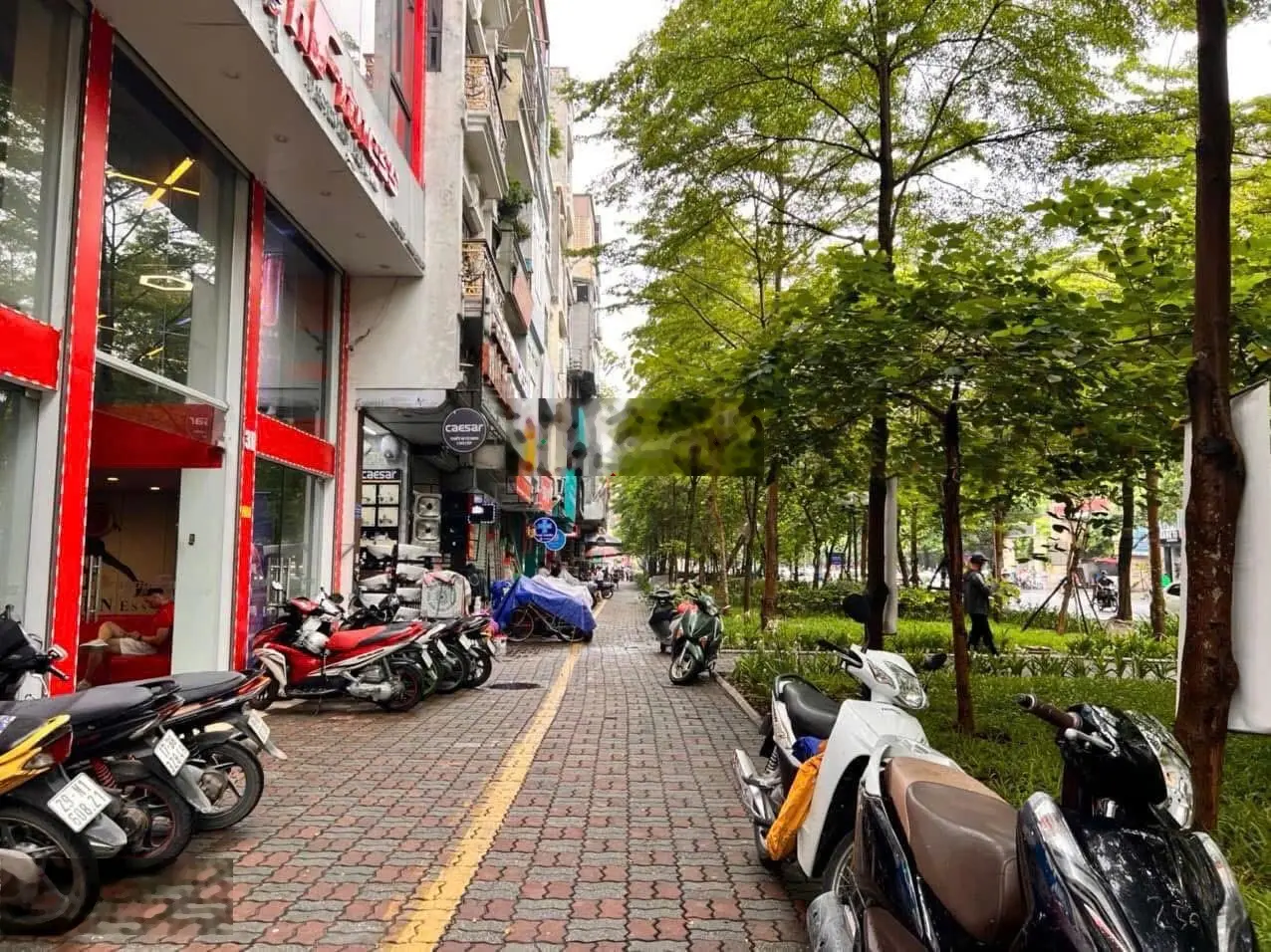 Bán Mặt phố Thanh Nhàn, Hai Bà Trưng . DT 126m2 5Tầng Mặt tiền 9m. giá: 52 tỷ.LH :0383 426 ***