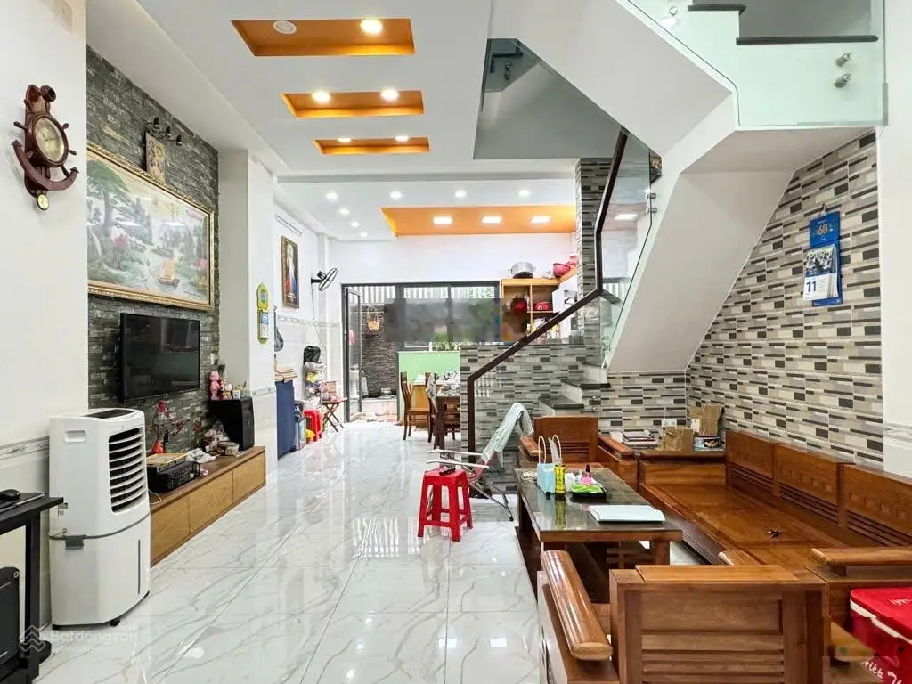 NHÀ NGUYỄN CỬU VÂN , P17 , BÌNH THẠNH ; 90M2 (5*18) , 4 TẦNG _ HẺM 8M .GIÁ 17,5 TỶ .