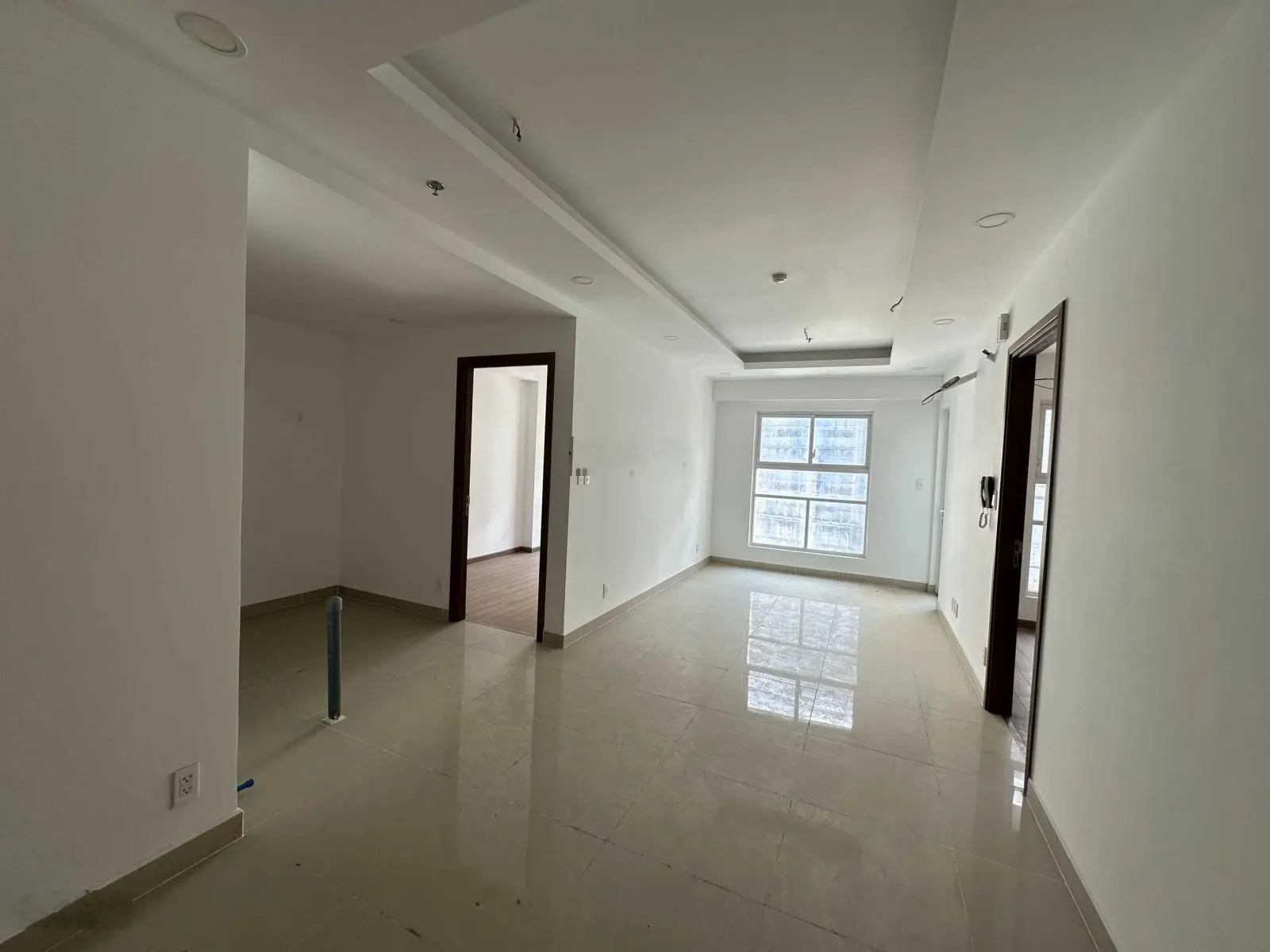 Bán căn hộ cao cấp The View suất nước ngoài sổ hồng, 2PN - 2WC 61m2 1,95 tỷ tầng cao, nhà mới 100%