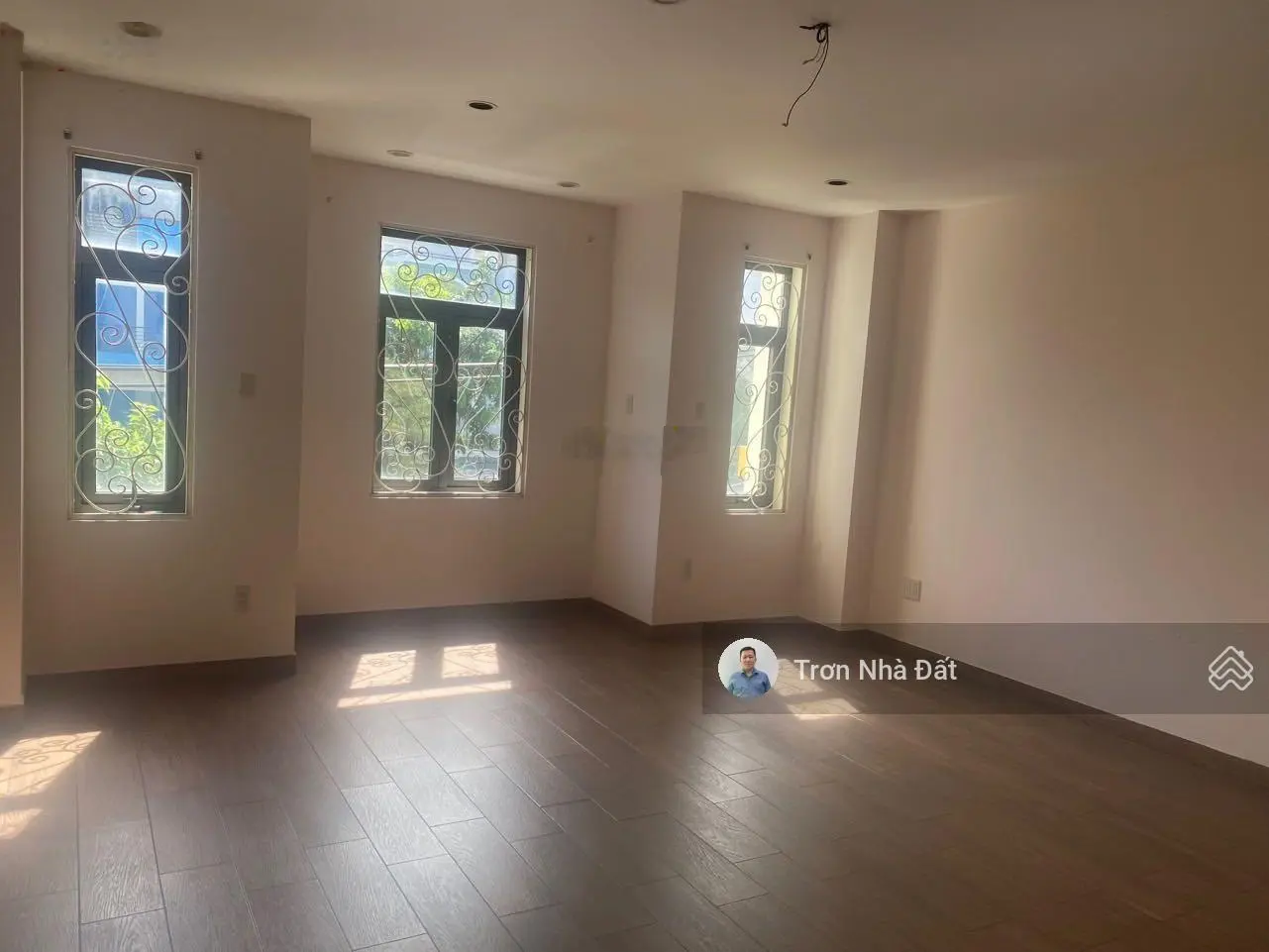 Tôi bán nhà mặt tiền đường số 8 khu Trung Sơn hầm 5L giá mềm 20 tỷ call 0909 227 ***