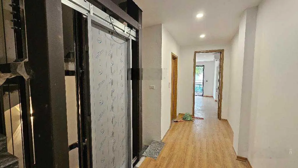 Bán nhà mặt phố Tống Tất Thắng khu đô thị Văn Phú, 90m2, thang máy, kinh doanh đẹp