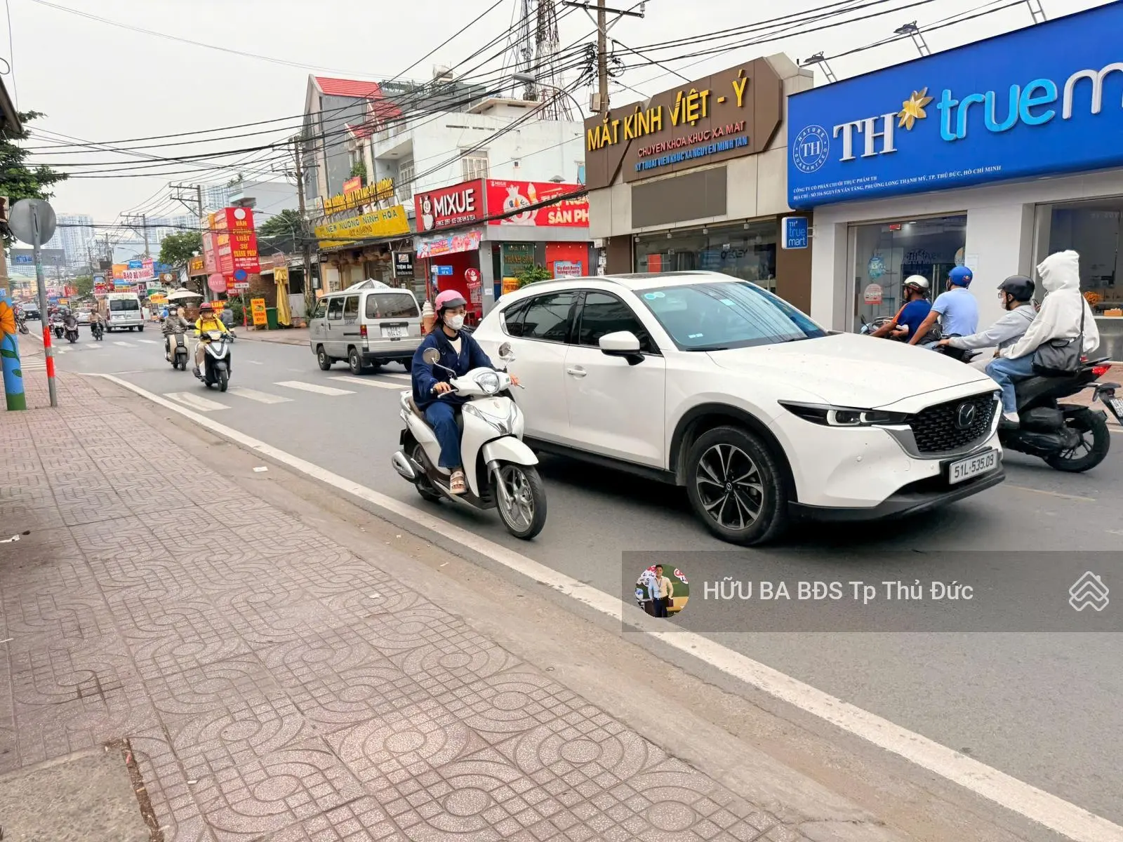 Nhà vuông vức mặt tiền kinh doanh, DT 5m x 20m. Giá 12 tỷ Nhà đang cho thuê kinh doanh.