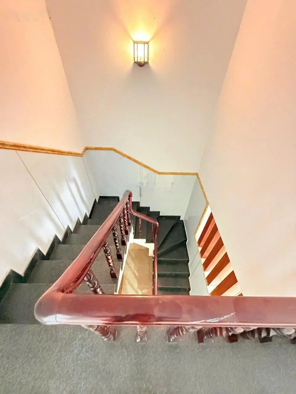 Chính chủ gửi bán gấp căn nhà 1 lầu trệt, Ngay ủy Ban P. Tân Bình, Đẹp, 116m2, giá chỉ 3ty750.
