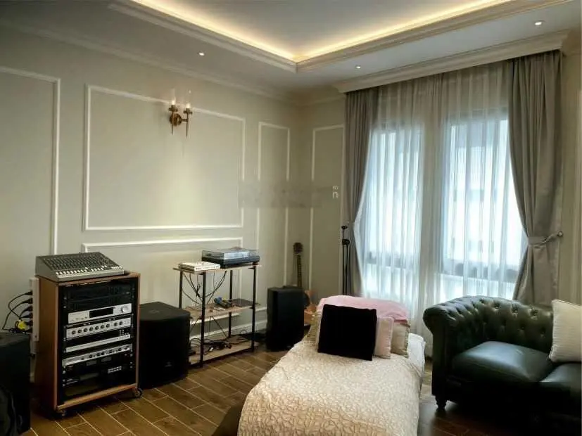 Nhà MT Nguyễn Thái Bình ngay VinCom 5 tầng thang máy HDT 50tr chỉ 14tỷ