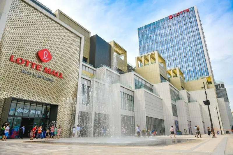 Cần bán tòa nhà lô góc mặt phố Lạc Long Quân, Tây Hồ. DT sổ 450m2 x 12T, MT 15m. Vị trí cực đẹp