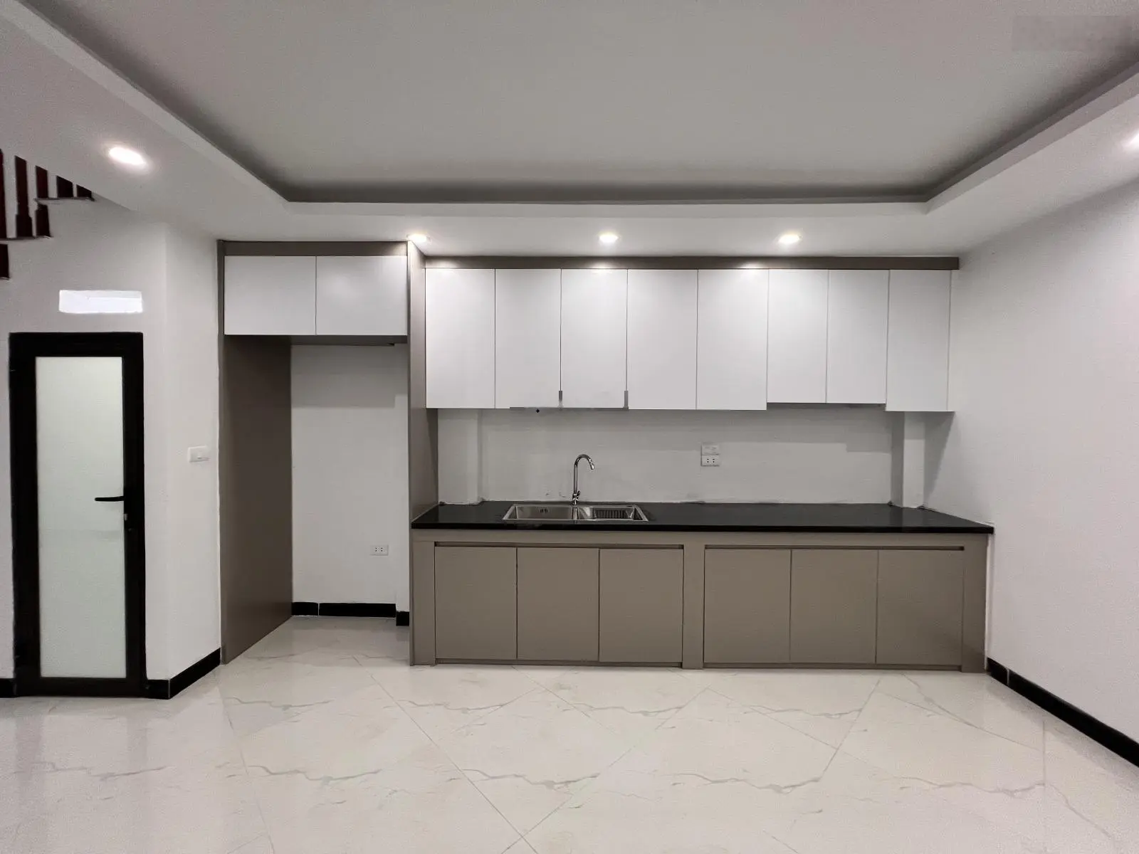 CC BÁN NHÀ MỚI ĐẸP VĨNH NINH - VĨNH QUỲNH, 48m2 4.5tầng, ô tô đỗ gần, nhỉnh 4 tỉ LH 0979228902