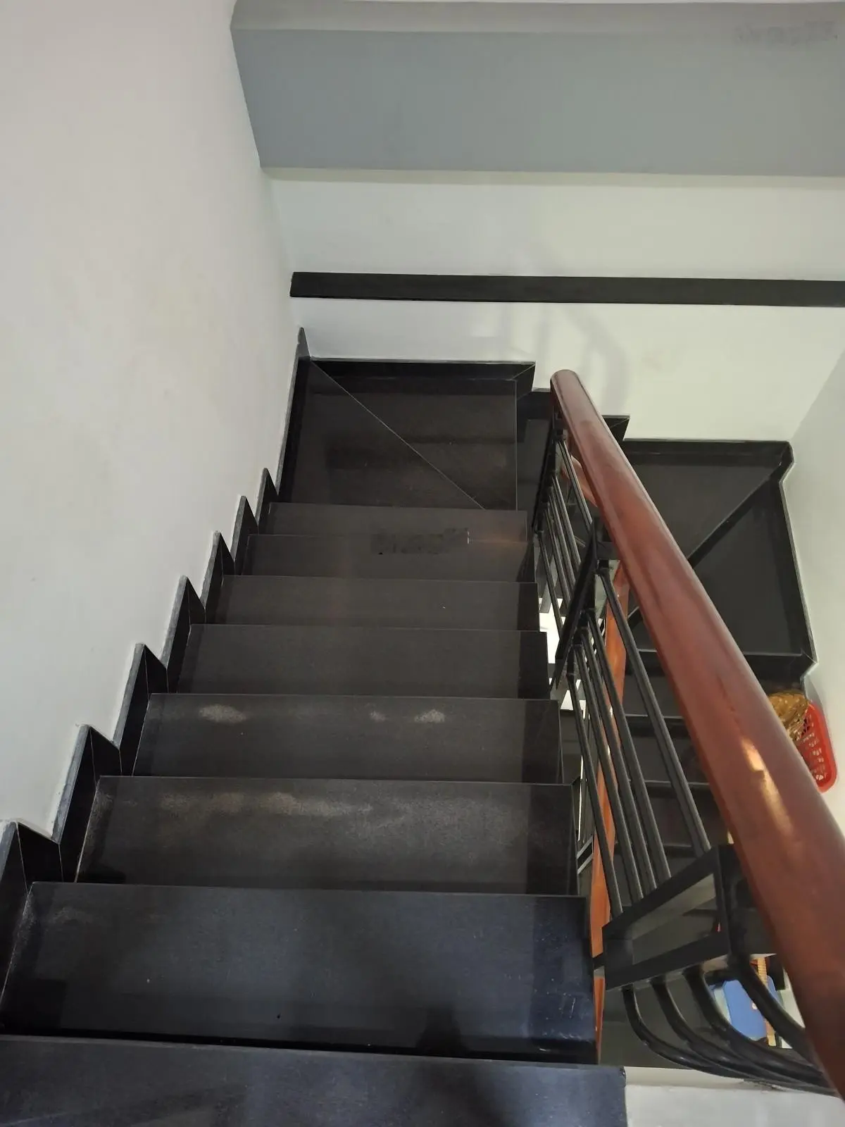 Nhà đẹp Hiệp Bình Chánh, 66m2, 3 tầng, hẻm xe hơi 5m, sổ hoàn công đủ, chỉ hơn 6 tỷ