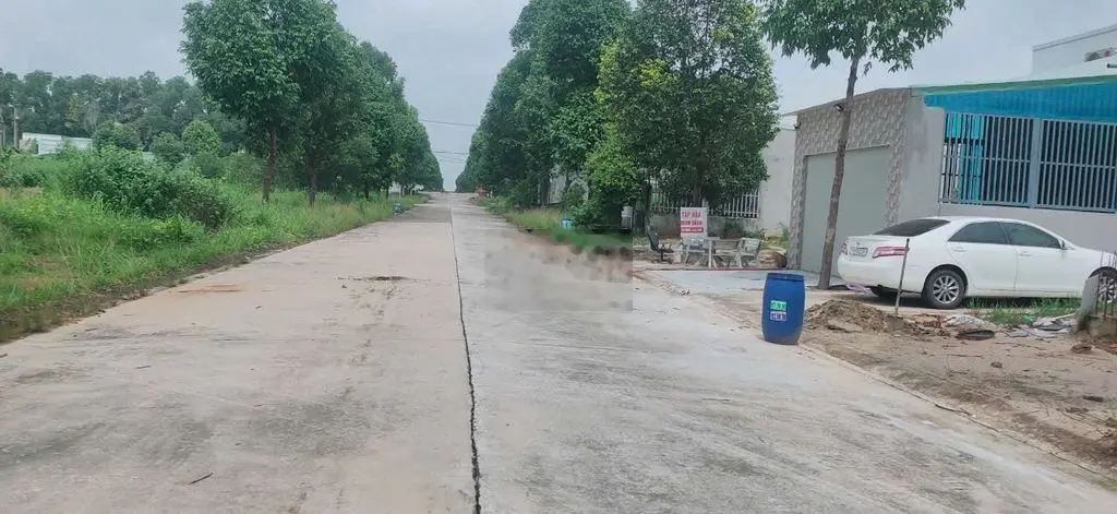 Đất ngộp cần bán gấp,kế bên là dạy dọ đang cho thuê Giá chỉ 980tr