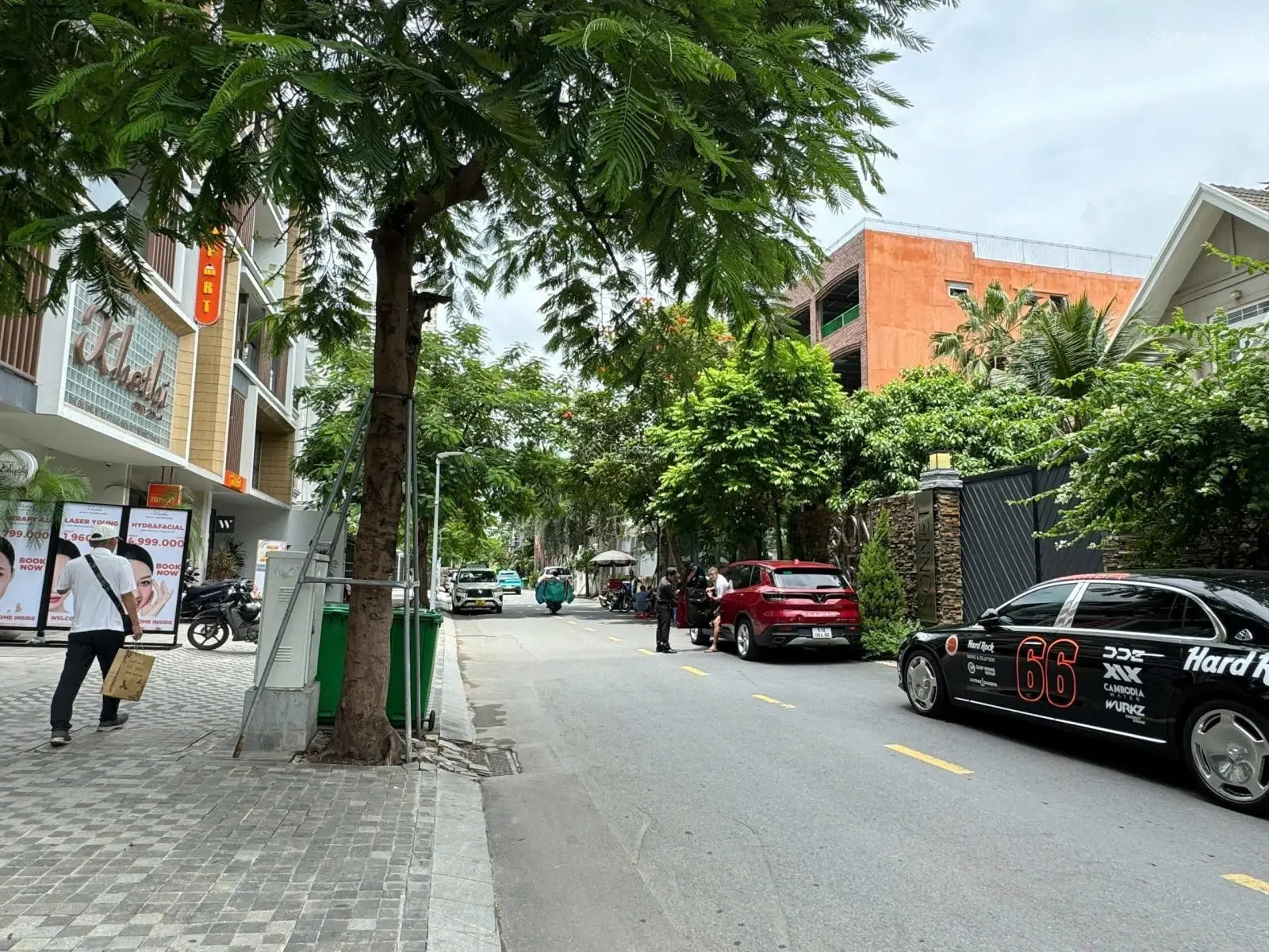 Bán gấp biệt thự hồ bơi sân vừơn Phường An Phú, Quận 2. DT: 18,7x16m công nhận 300.8m2 trệt 2 lầu
