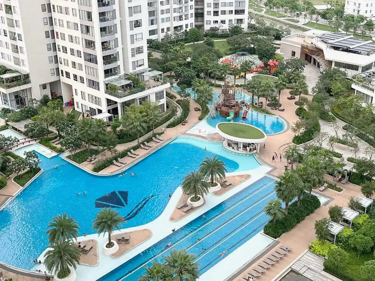 Bán căn hộ 3 phòng ngủ Đảo Kim Cương, 180 m2, có sổ hồng, view hồ bơi, yên tĩnh mát mẻ, giá tốt