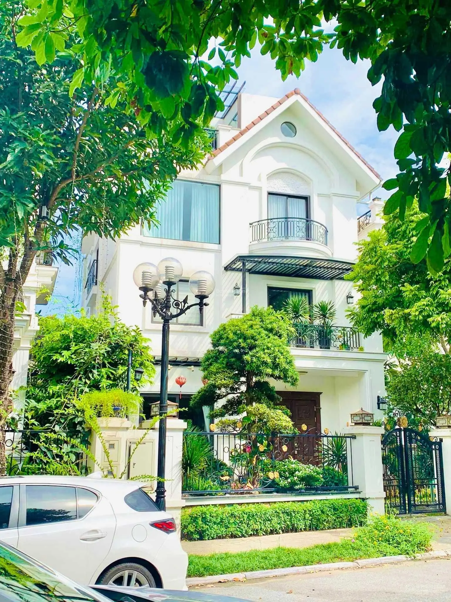 Bán gấp BT Bằng Lăng 03 - 02 hướng ĐB, diện tích 408m2 xây dựng 712m2 căn thô view sông rộng, 99 tỷ