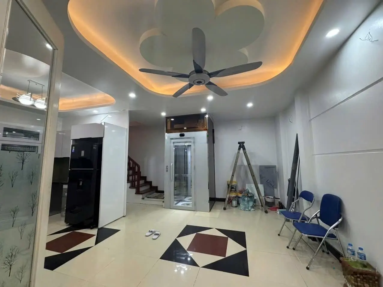 Nhà chính chủ phố Xã Đàn. 6 tầng, mặt tiền 7m. Thang máy. Nội thất 5 sao