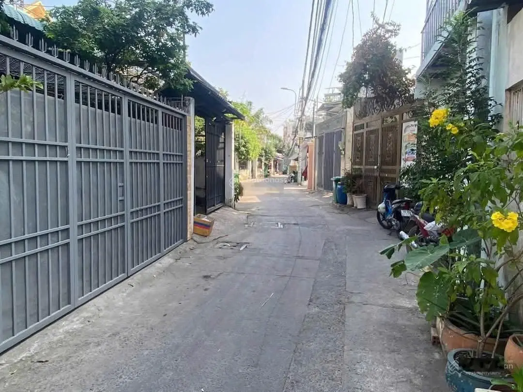 Sát trung tâm hành chính q.2 - tml -xe hơi vào nhà - 107m2 - ngang 4.4m - chỉ nhỉnh 8 tỷ
