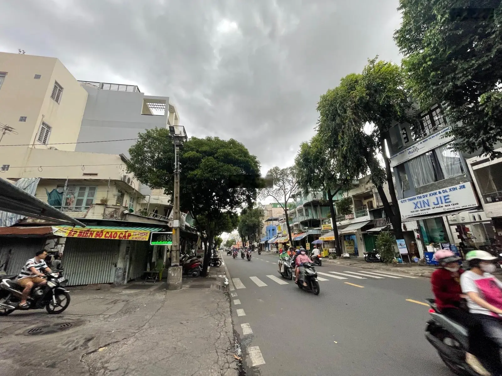 Bán nhà mặt tiền 2 tầng Nguyễn Duy Trinh, Phú Hữu Quận 9, 270m2, giá 47 tỷ