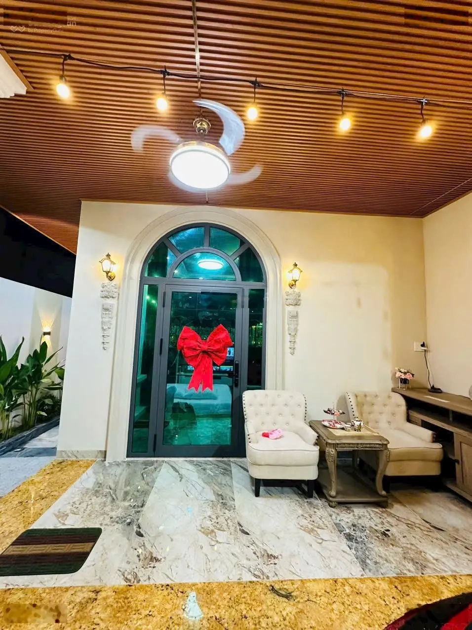 Bán gấp nhà riêng phong cách tại hẻm Hà Huy Giáp, 9,6 tỷ, 233m2, 4PN, 4WC, Sân