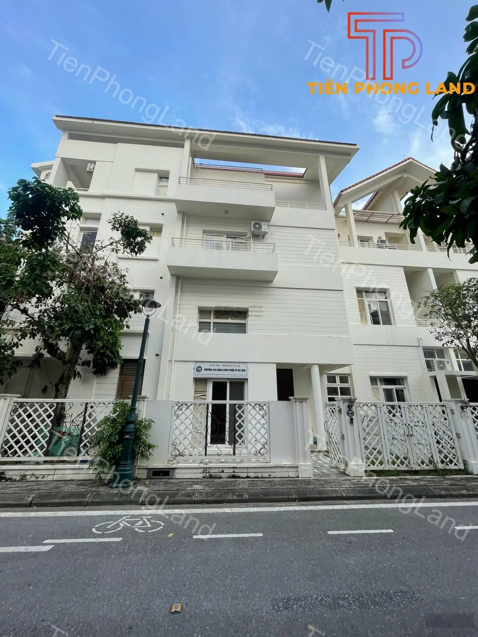 Bán liền kề splendora diện tích 126m, 4PN,4VS, nội thất đầy đủ đơn giá rẻ nhất hiện nay