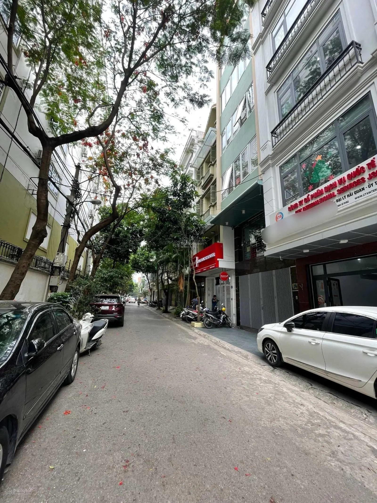 Bán nhà phân lô Phạm Tuấn Tài, 55m2, 6 tầng thang máy, gara, vỉa hè rộng, ô tô tránh, 19.8 tỷ