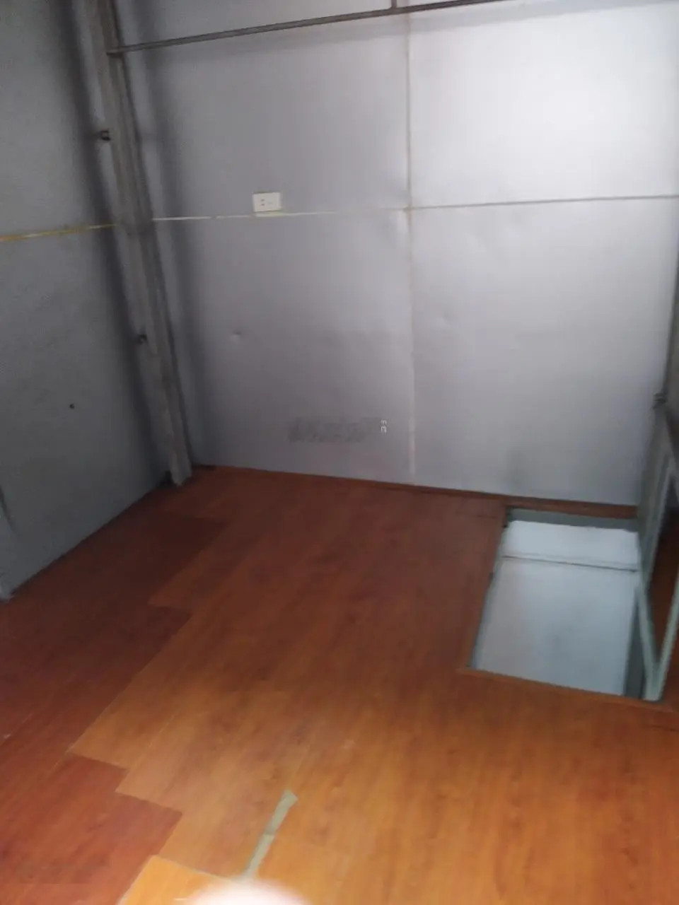 Cần bán nhà phố Bùi Ngọc Dương, 3 tầng, 2 ngủ, mặt ngõ ô tô kinh doanh