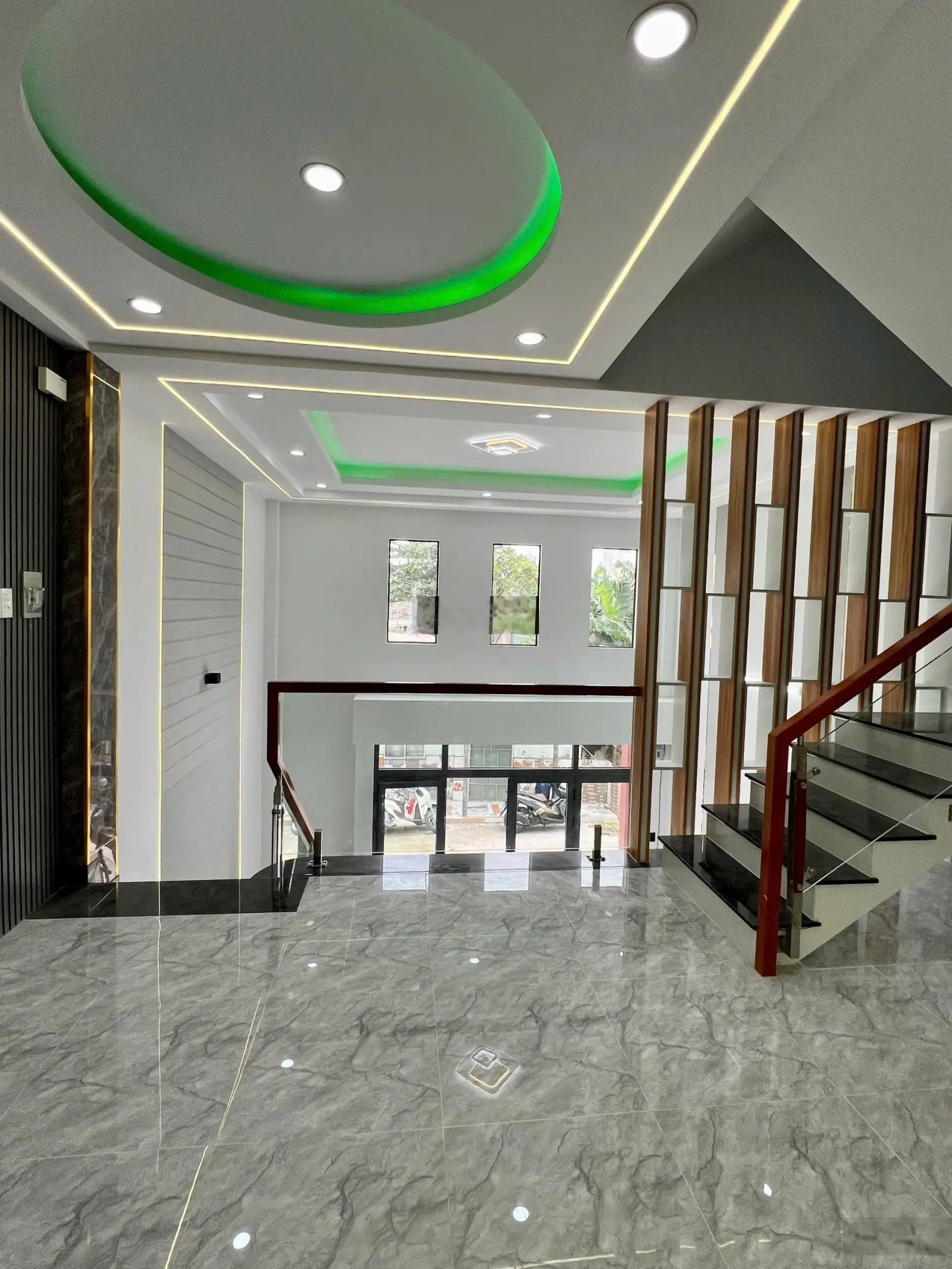 Bán nhà đẹp 3 tầng mới toanh , dt 66m, sản 180m phường Long Trường Quận 9