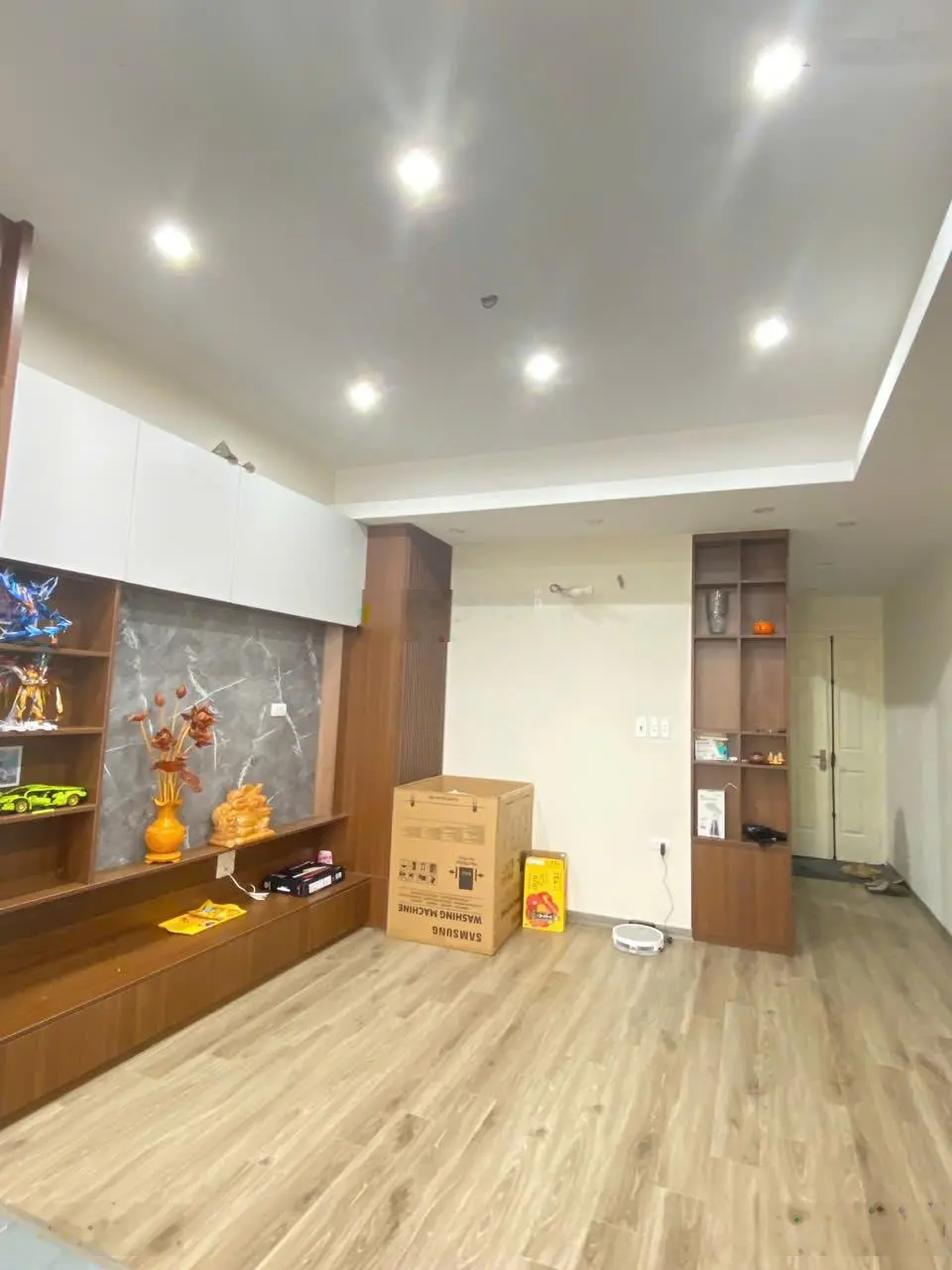Bán ch 84m 3pn 2wc giá 5.5 tỷ đầy đủ nội thất tòa jsc 34 khuất duy tiến