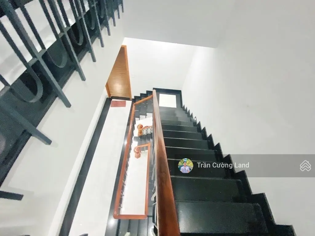 Bán nhà 2 mặt tiền 3 tầng - 5x26m, ra vincom lê văn việt quận 9 chỉ 5p - 11tỷ nhỉnh