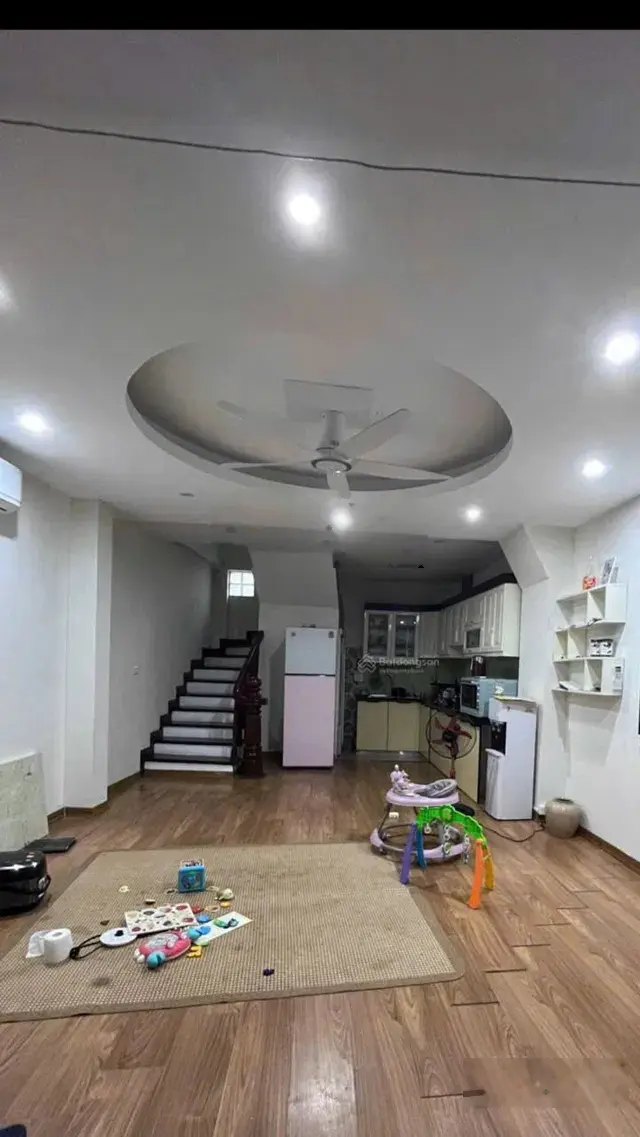 Siêu phẩm Pháo Đài Láng - DT 42m2 - 4tầng - MT4.2m - 11 tỷ