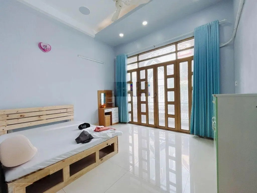 Xe hơi đậu trong nhà 4 tầng btct 60m2- 4,4*14- huỳnh tấn phát q7- chỉ nhĩnh 6 tỉ còn